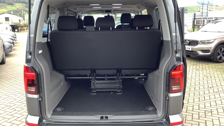 Volkswagen Transporter Shuttle T32 Swb Diesel 2.0 TDI 110PS SE Minibus